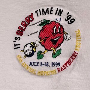 Hopkins Raspberry Festival T Shirt 1999 Fruit of the Loom Men Sz M - Pls Read